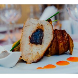 Cotlet de porc umplut cu prune