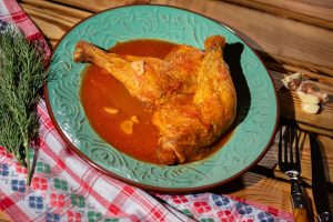 Pulpe de pui la cuptor cu sos rosu